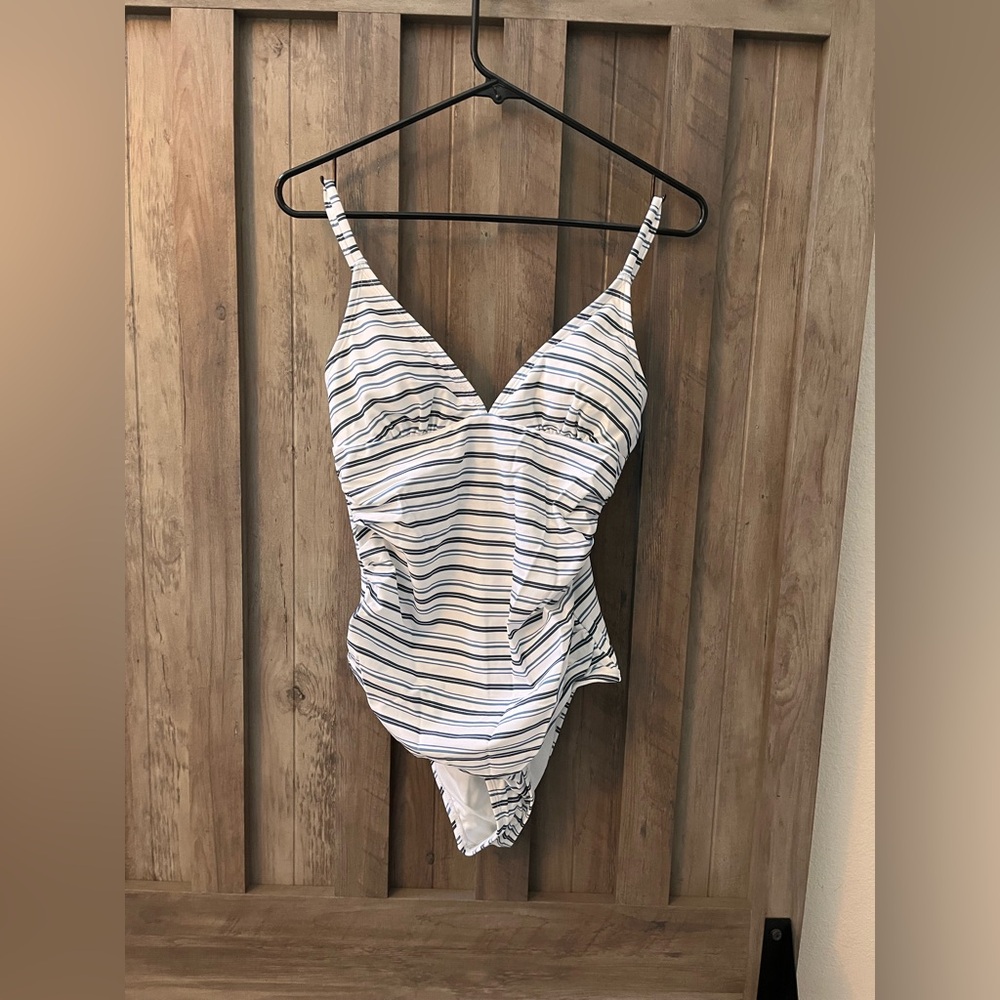 NWT Cupshe pinstripe bathing suit